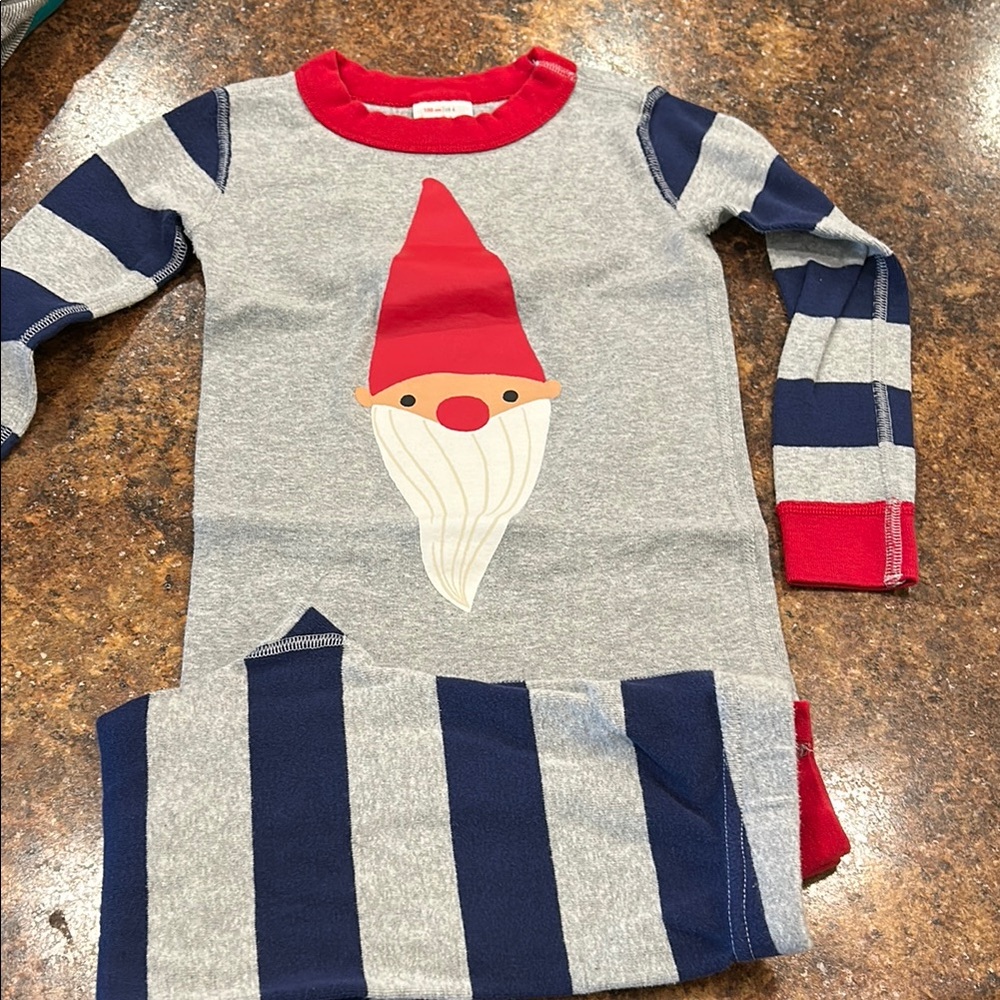 Hanna Anderson Gnome Print Kids Pajamas - Gray and Red size 4